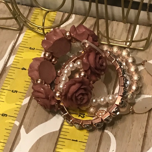 New 5 Piece Fashion Stretch Bracelet Set Mauve - Picture 5 of 16